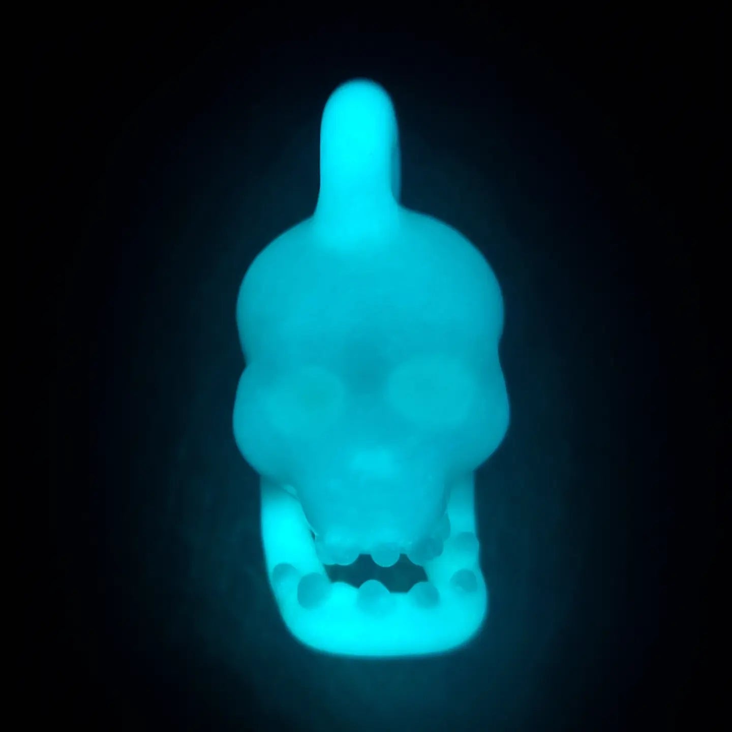 Skull Pendant - Glow N The Dark White