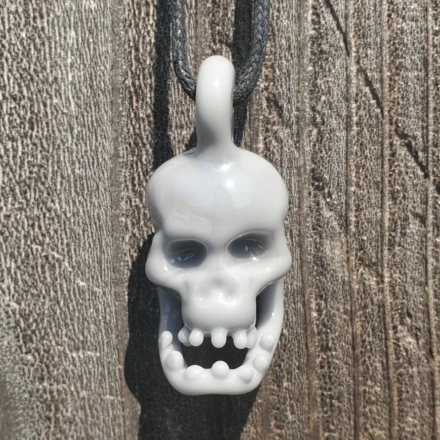 Skull Pendant - Grey